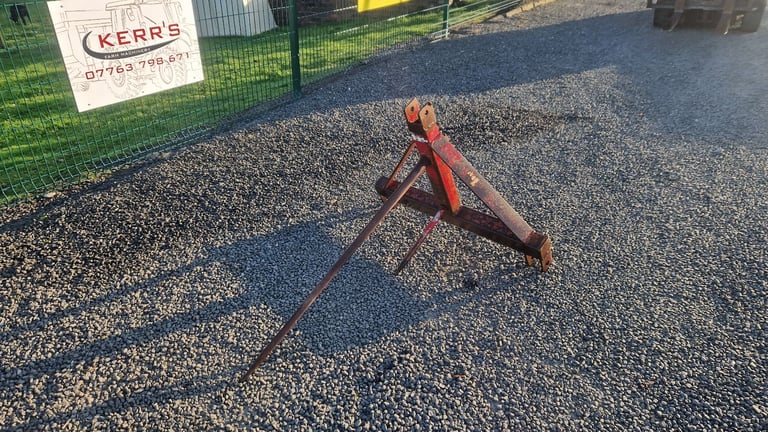 Tractor three point linkage foster single bale spike 