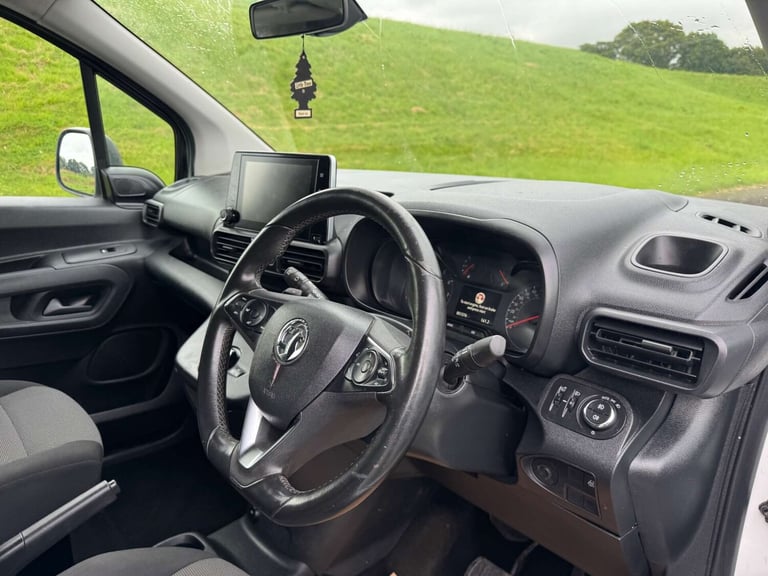 2019 Vauxhall Combo 1.5 Combo 2000 Edition S/S Auto Panel Van Diesel Automatic
