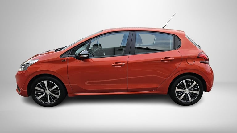 2016 Peugeot 208 1.2 PureTech XS-White 5dr HATCHBACK PETROL Manual