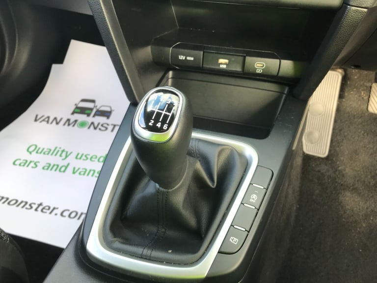 2023 Kia Ceed 1.5T Gdi Isg 2 5Dr Hatchback Petrol Manual