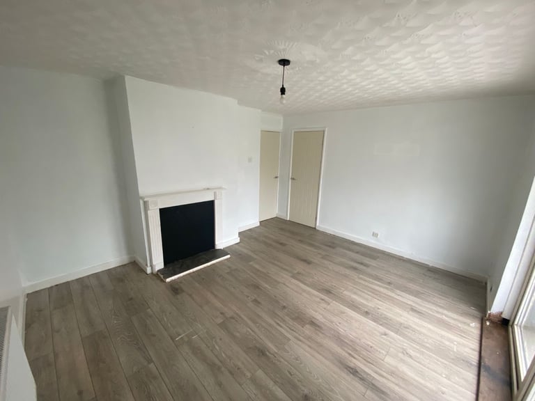 3 Bedroom Property For Sale - Clydach 