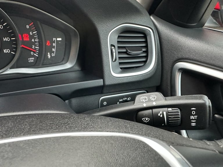 2015 Volvo V60 T3 [152] SE Nav 5dr Geartronic ESTATE PETROL Automatic