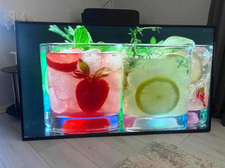 electriQ 65” 4K UHD HDR10 LED Smart LED TV in Great Condition