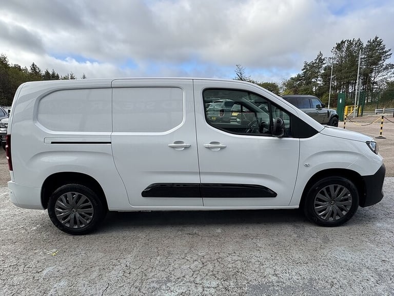2024 Citroen Berlingo HDi 100ps 950 Driver XL LWB Euro 6 with Air Con, Rev Cam, Sat Nav, Cruise &...