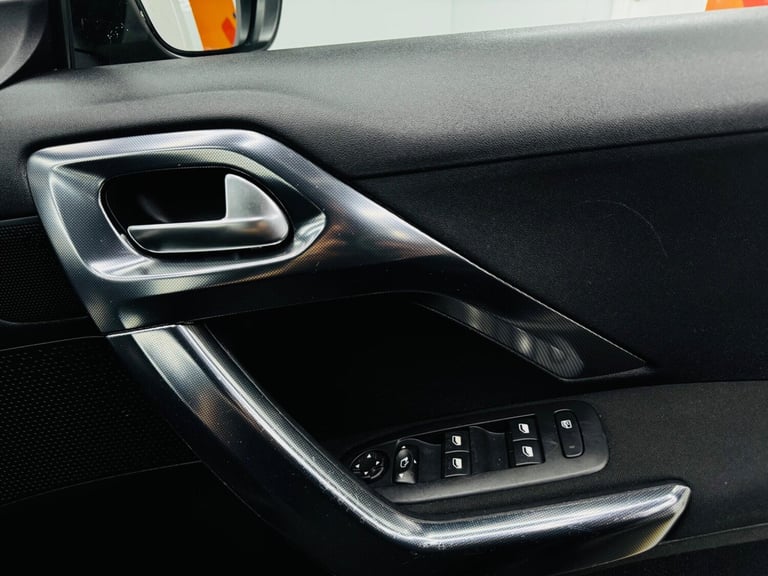 2015 Peugeot 2008 1.6 e-HDi Allure EGC Euro 5 (s/s) 5dr HATCHBACK Diesel Automatic