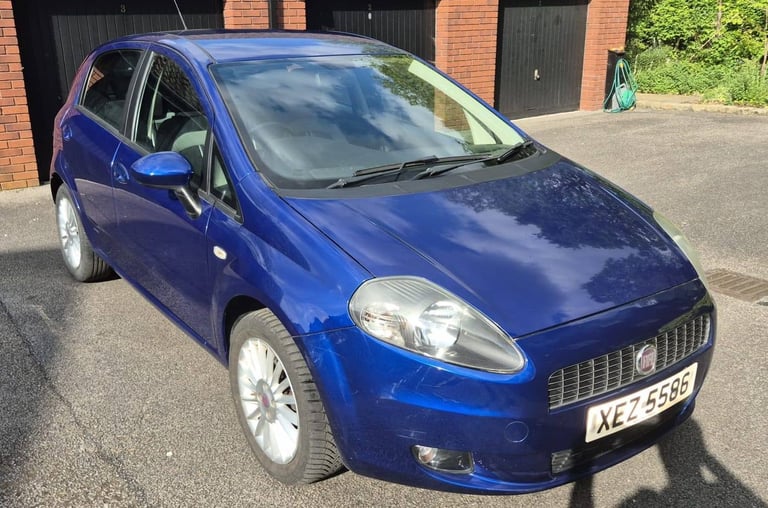 2009 Fiat Grande Punto GP - rare higher spec model - 1 previous owner + Low Miles- 1.4 Petrol Manual