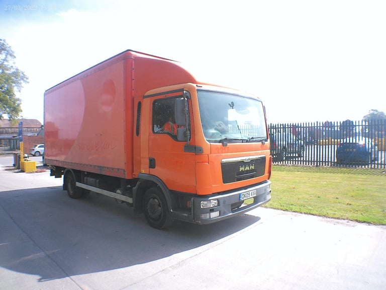 2009 MAN TGL manual 18 ft box tailift 8.1 mtr long mot 11/24