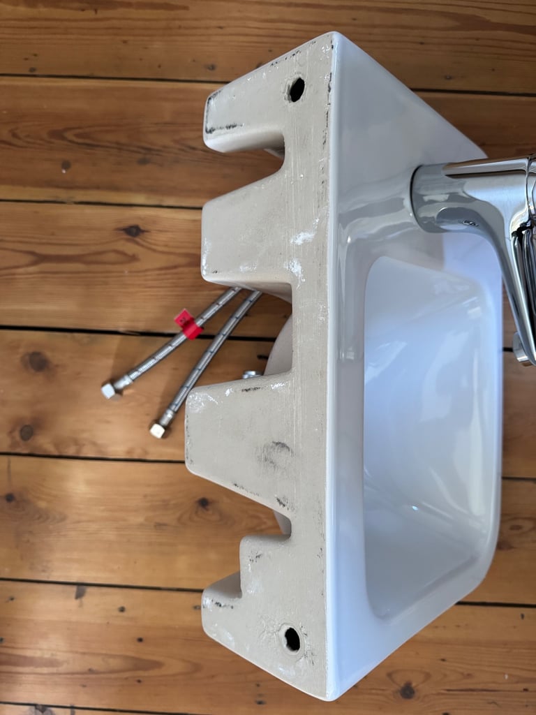 V&B Cloak Room Basin, Mixer and Waste