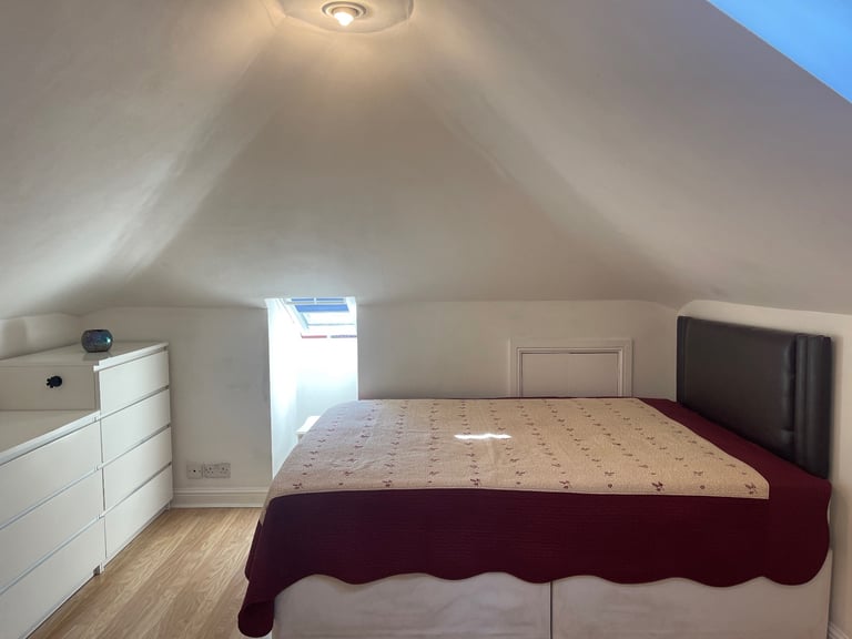 image for Large Studio flat to rent in Greenford UB6 