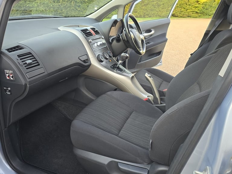 2007 Toyota Auris 1.6 Automatic VVTi TR MM 5dr . 87000 Miles . CHEAP on Fuel. GOOD Car. HATCHBACK...