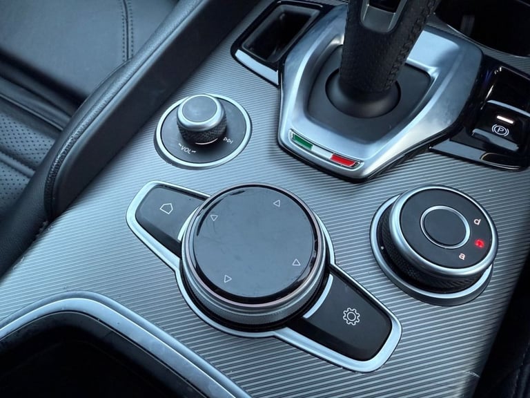 2020 20 ALFA ROMEO GIULIA 2.0T VELOCE SALOON 4DR PETROL GPF AUTO EURO 6 (S/S) (2