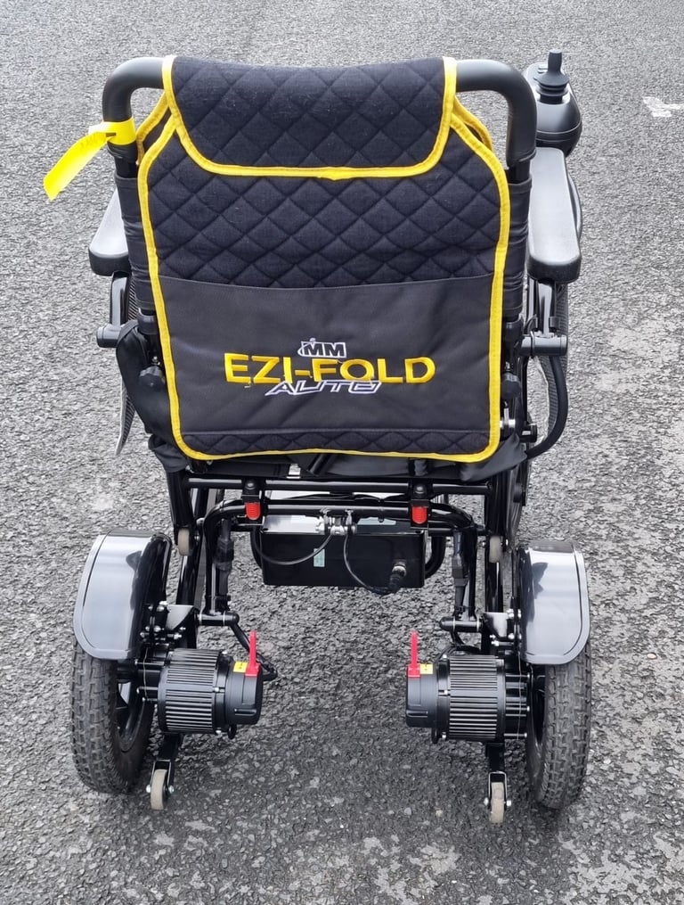 MONARCH MOBILITY EZI-FOLD AUTO- Autofolding Mobility Scooter. SHOWROOM CONDITION