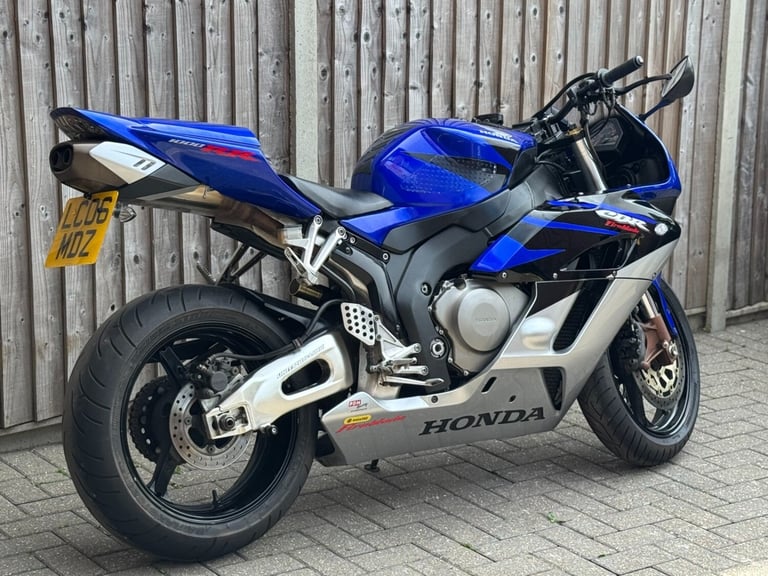 HONDA CBR 1000 RR FIREBLADE 2006 (06) SUPER SPORT 