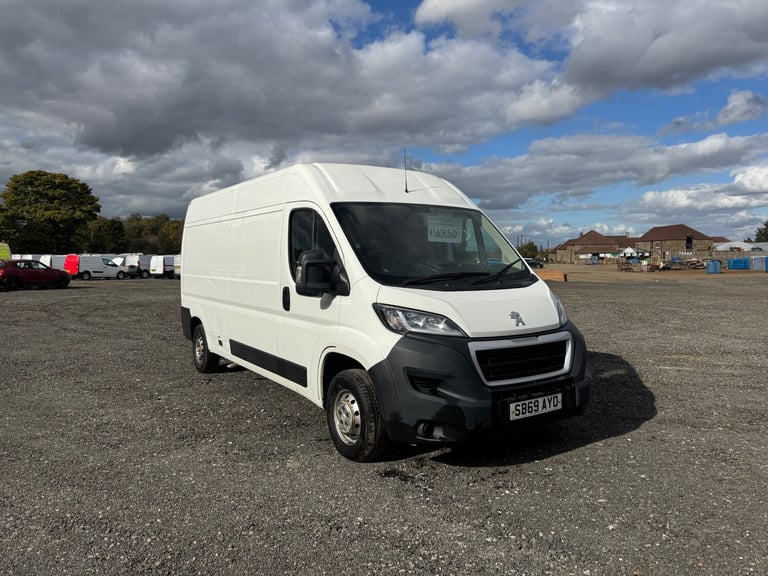 image for 2019 Peugeot Boxer 2.2 BlueHDi H2 Professional Van 140ps PANEL VAN Diesel Manual