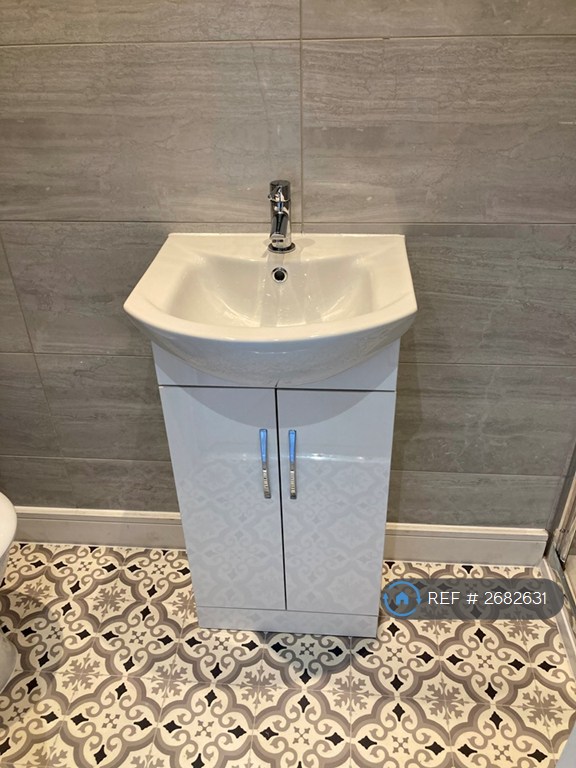 1 bedroom flat in St. Johns Road, Dover, CT17 (1 bed) (#2682631)