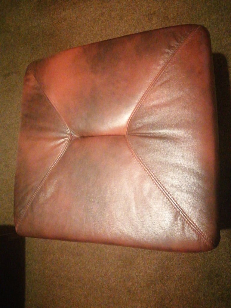AS NEW SQUARE LEATHER LOOK PUFFA
