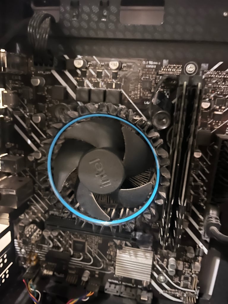 Gaming desktop i3 12100 u