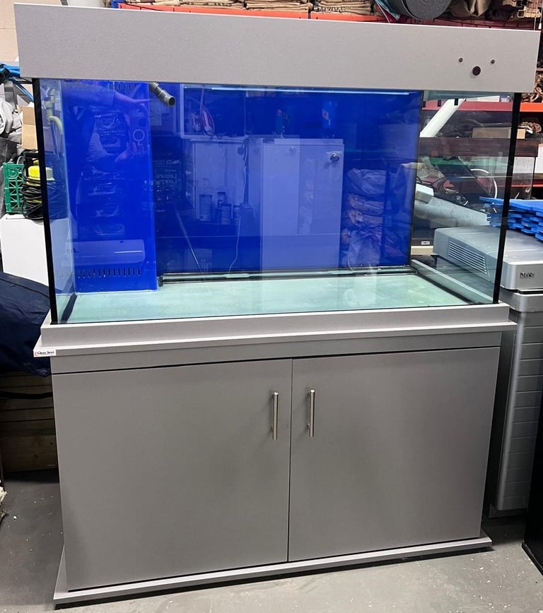 Clear Seal fish tank (500 L) with cabinet and sump