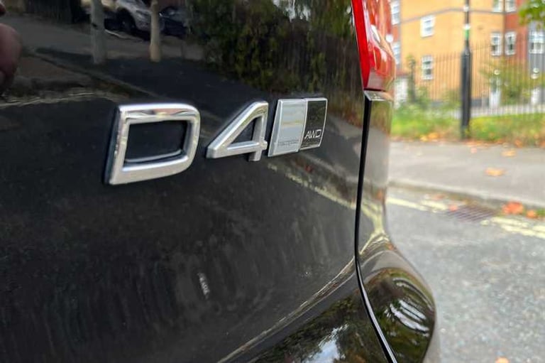 2018 Volvo XC40 2.0 D4 Inscription SUV 5dr Diesel Auto AWD Euro 6 (s/s) (190 ps) SUV Diesel Autom...