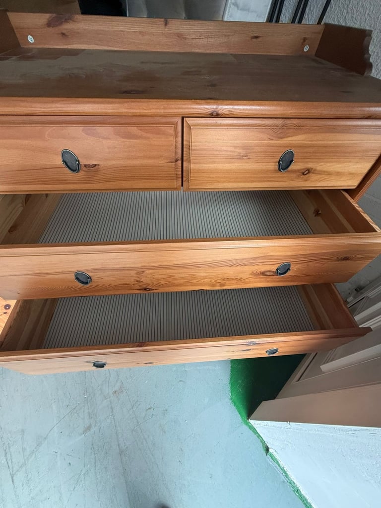 Pine Suite wardrobe and chest drawers plus 2 sidetables. Can deliver