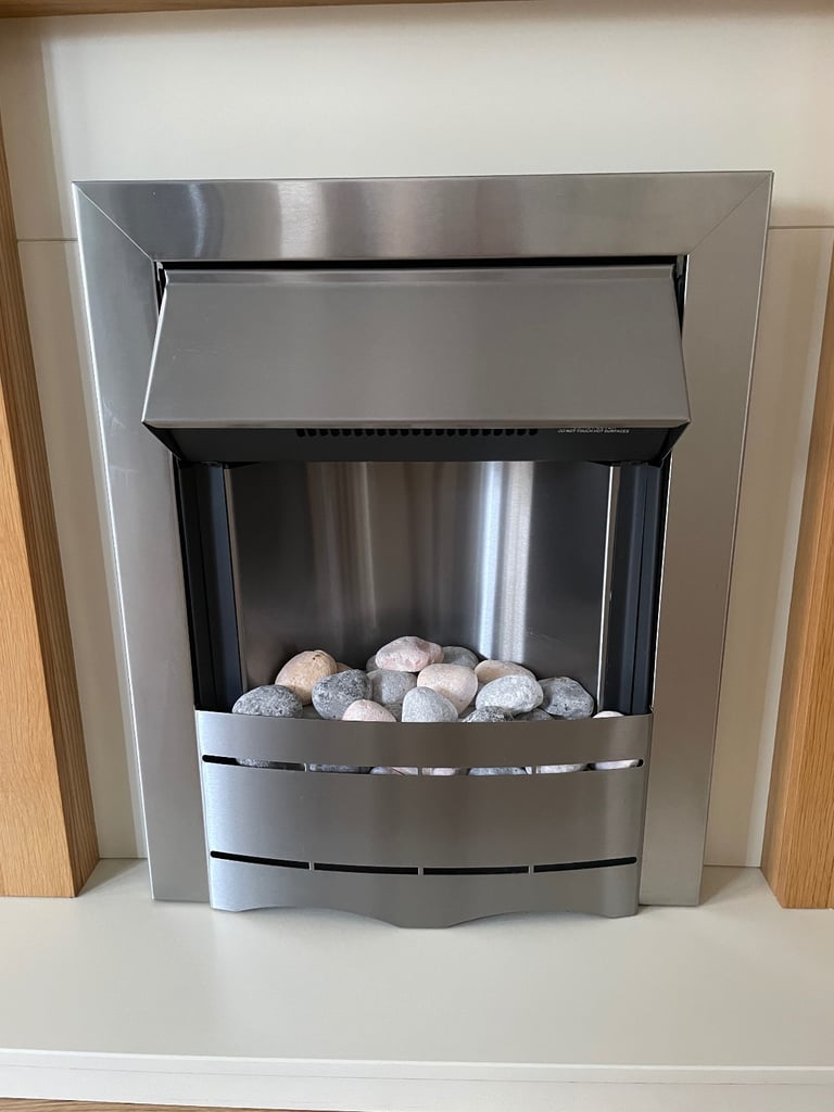 Oak veneer electric fire and surround in very good condition 