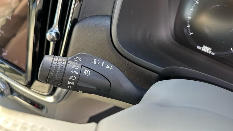 2020 Volvo V90 2.0 D5 Cross Country Plus 5dr AWD Geartronic ESTATE DIESEL Automatic