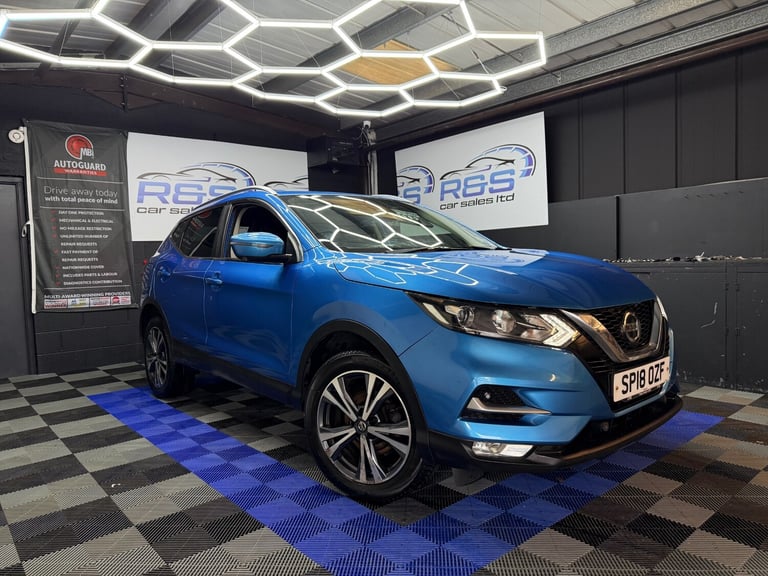 image for 2018 Nissan Qashqai 1.3 DiG-T N-Connecta 5dr [Glass Roof Pack] HATCHBACK Petrol Manual