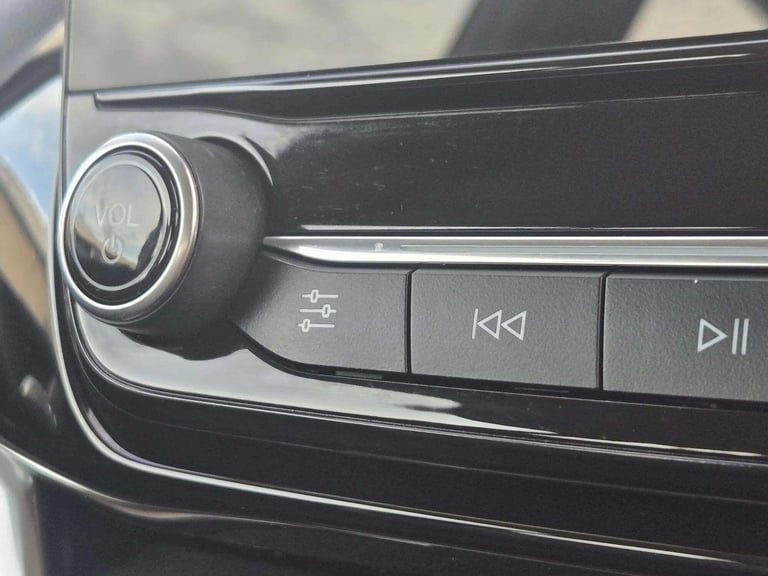 2017 Ford Fiesta 1.1 Ti-VCT Zetec Euro 6 (s/s) 3dr HATCHBACK Petrol Manual