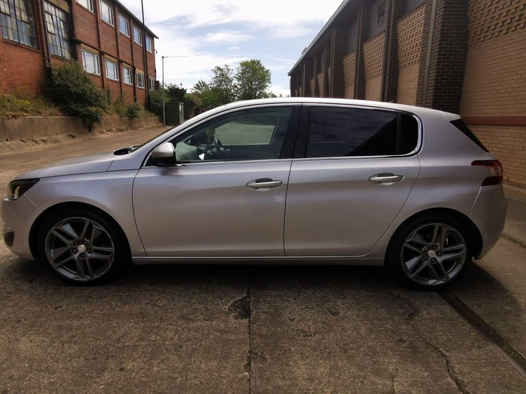 PEUGEOT 308 1.6 e-HDi Feline 2014