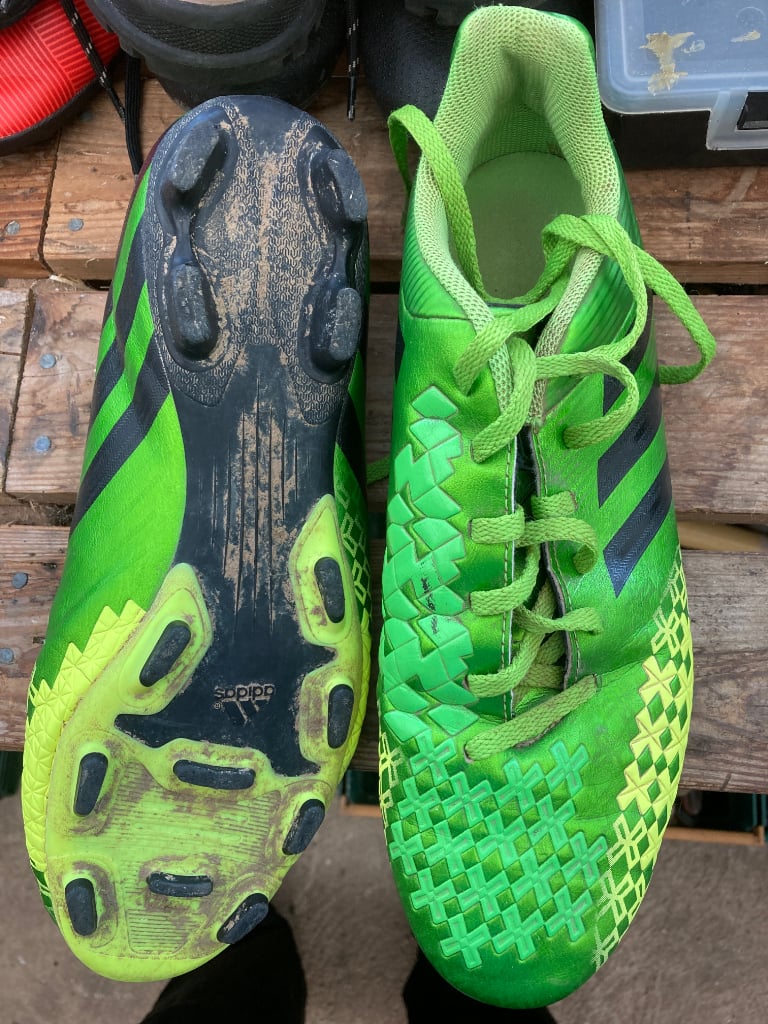 Men’s football boots size 10