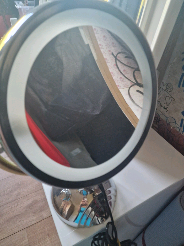 Revlon. Vintage Magnification mirror 2 sided