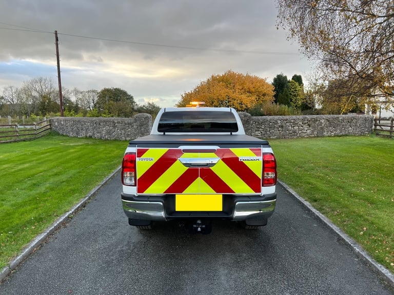 TOYOTA HILUX 2.4 D-4D 150PS ICON AUTOMATIC 4X4 UTILITY PICKUP 73 29,700 MILES