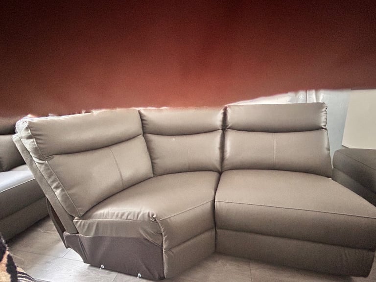Modular corner sofa
