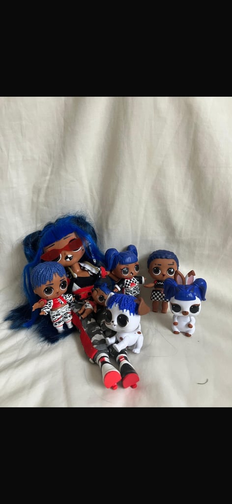 image for DOWNTOWN OMG DOLL FAMILY