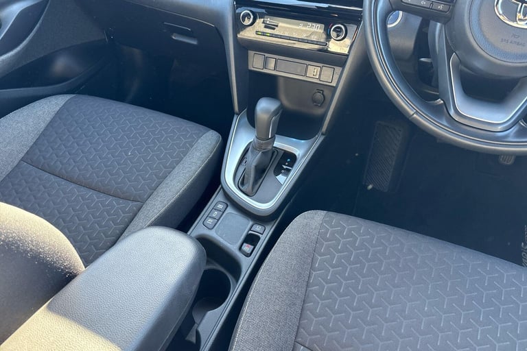 2022 Toyota Yaris 1.5 Hybrid Design 5dr CVT Estate Hybrid Automatic