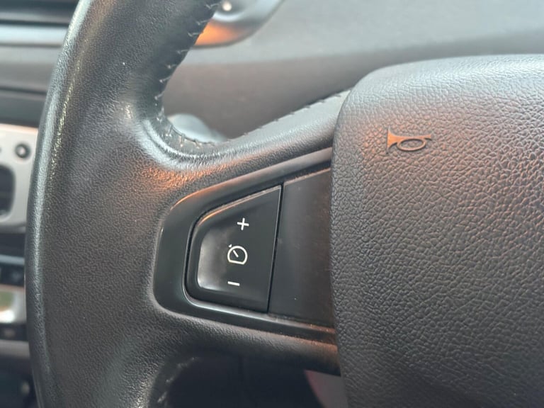 2016 Renault Grand Scenic 1.6 dCi Limited Nav Euro 6 (s/s) 5dr MPV Diesel Manual