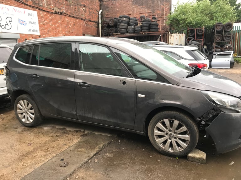 Vauxhall Zafira C tourer. Door front. 2013 - 2016