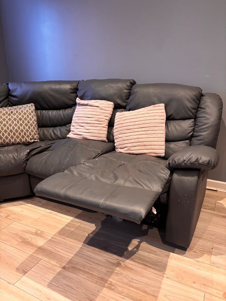 Corner recliner sofa 