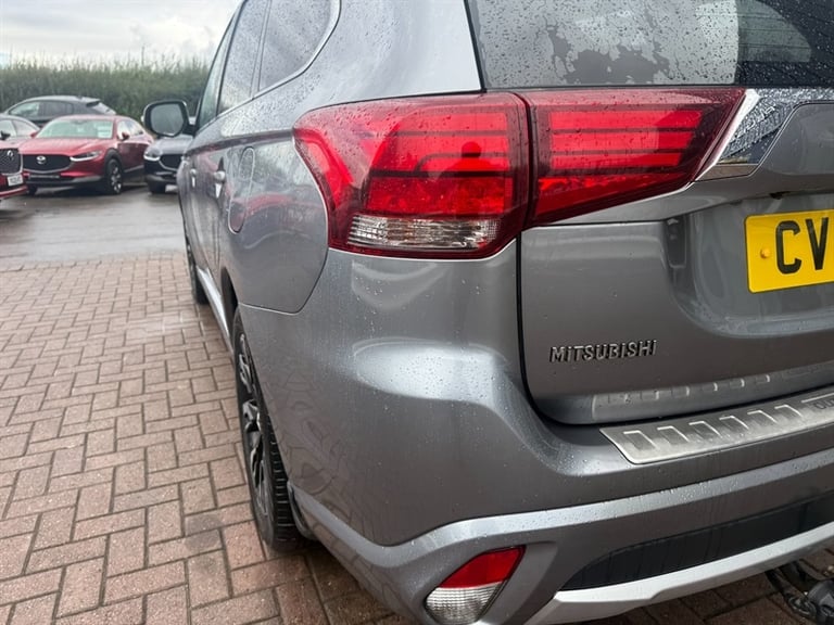 2018 Mitsubishi Outlander 2.0h 12kWh 4h SUV 5dr Petrol Plug-in Hybrid CVT 4WD Euro 6 (s/s) (200 p...