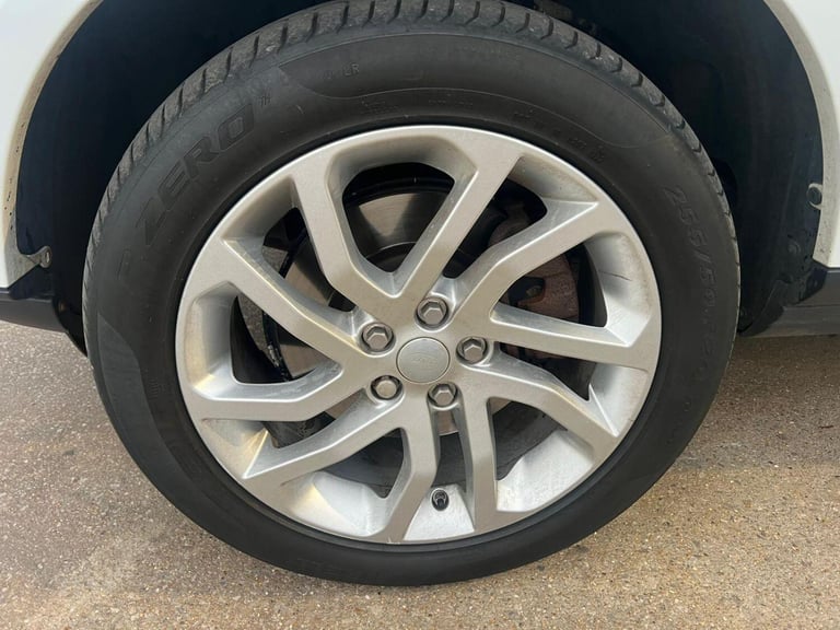 LAND ROVER DISCOVERY 4 3.0 SD V6 HSE 2015