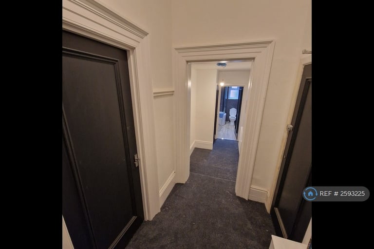 2 bedroom flat in Caroline Place, Prenton, CH43 (2 bed) (#2593225)