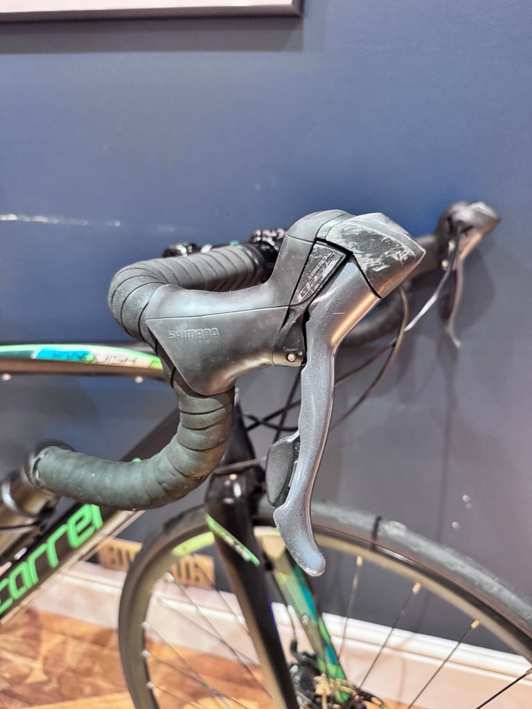 54cm Road Bike - Carrera Vanquish - Black and Green