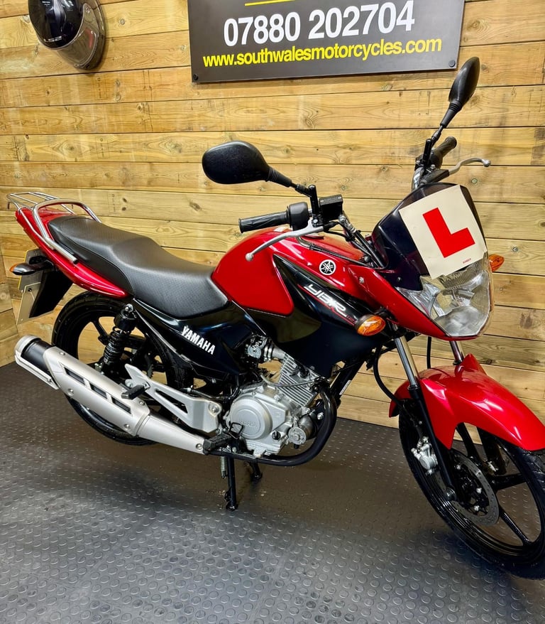 Yamaha YBR125 YBR 125 / 2016 model / JUST 832 MILES!