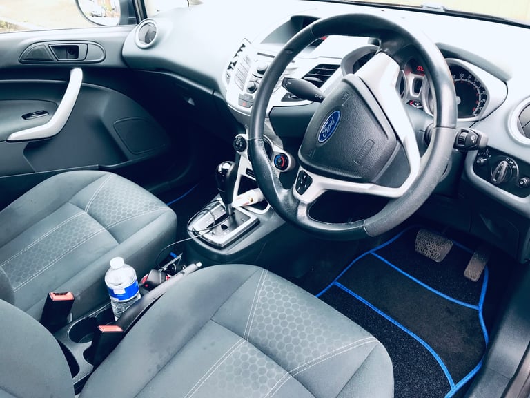 Automatic Ford, FIESTA, Hatchback, 2012, 1388 (cc), 5 doors