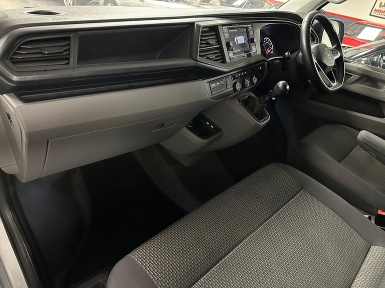 2021 Volkswagen Transporter 2.0 TDI T32 Highline Kombi FWD LWB High Roof Euro 6 (s/s) 5dr WINDOW ...