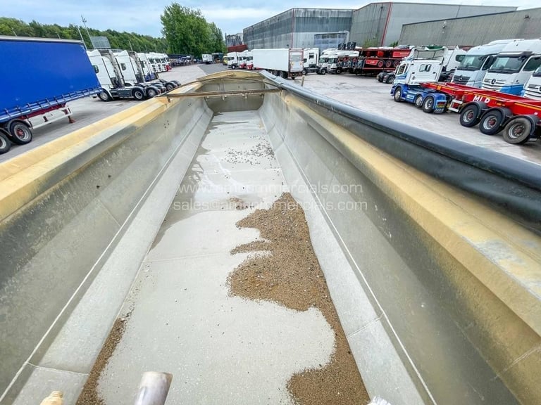 WILCOX BULK TIPPING TRAILER 