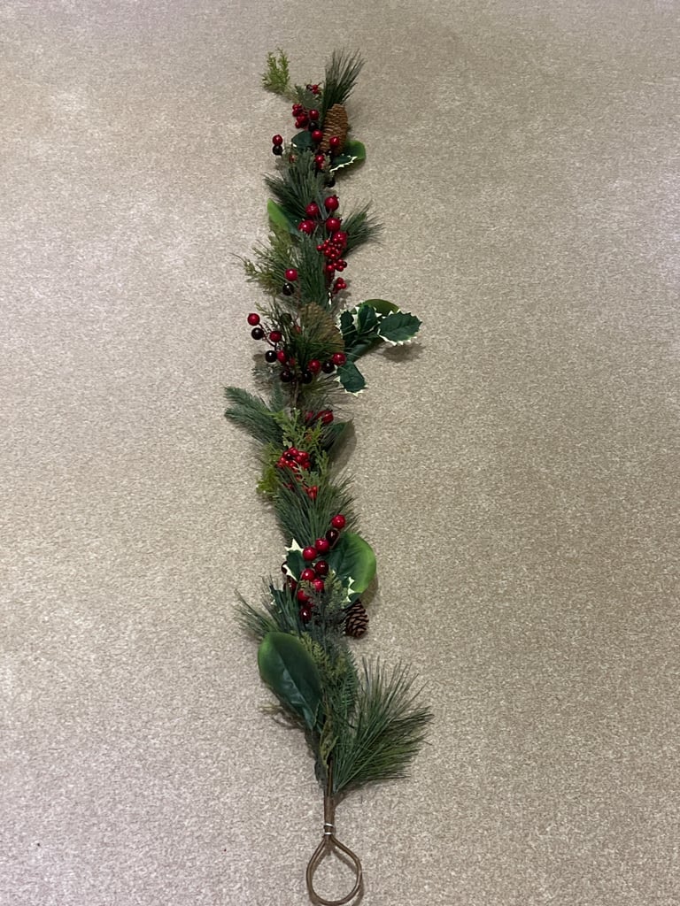 4 x poinsettia Christmas Garland - still in boxes 