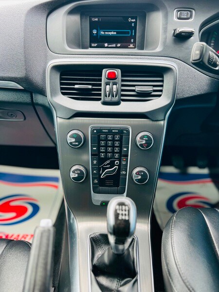 2014 Volvo V40 1.6 D2 SE Lux Hatchback 5dr Diesel Manual Euro 5 (s/s) (115 ps) HATCHBACK Diesel M...