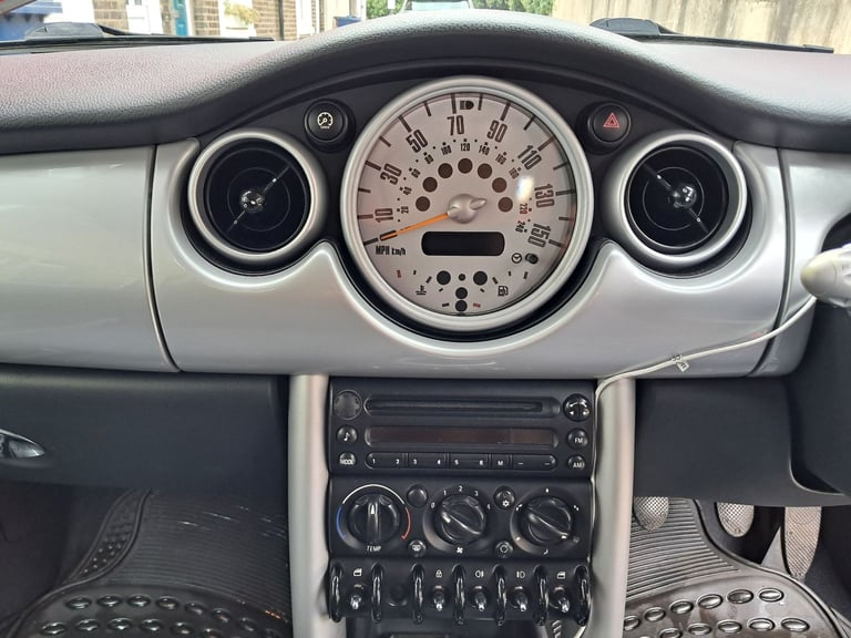 Mini One, Hatchback, 2005, Manual, 1598 (cc),3 doors - Image 14