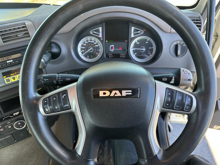 2020 DAF CF410 Tipper grab 8x4 50,000 miles ONLY 